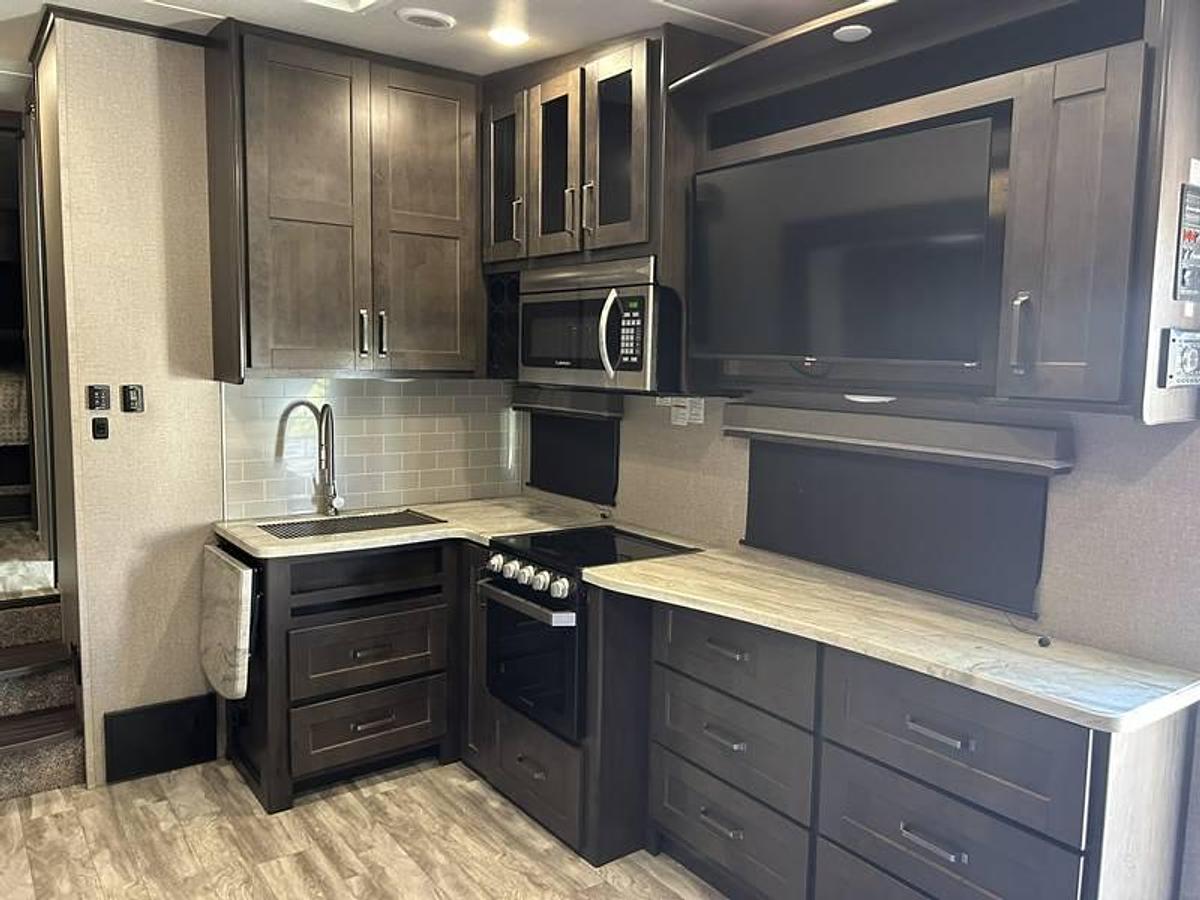 Used 2021 Grand Design Reflection 260RD