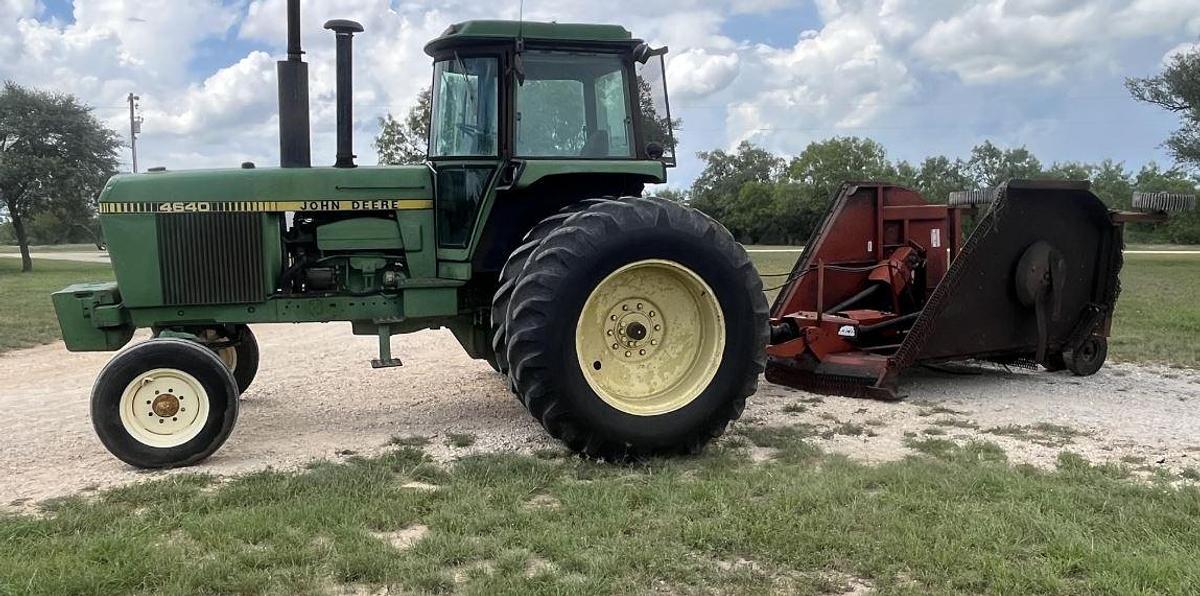 Used 1979 JOHN DEERE 4640 Tractor & 2001 Rhino FM 15’ Rotary Cutter.