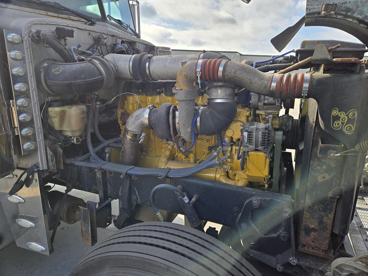 Used 1995 Peterbilt 379 Sleeper Semi Truck