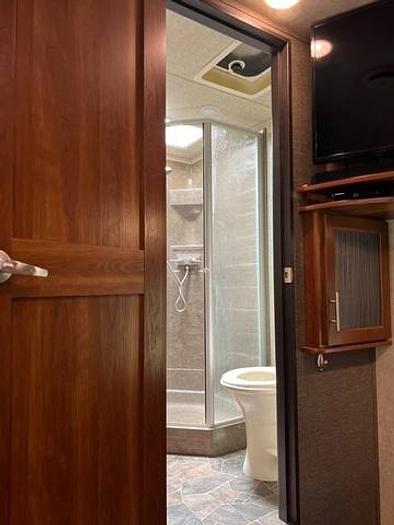 Used 2015 Keystone Fuzion 310