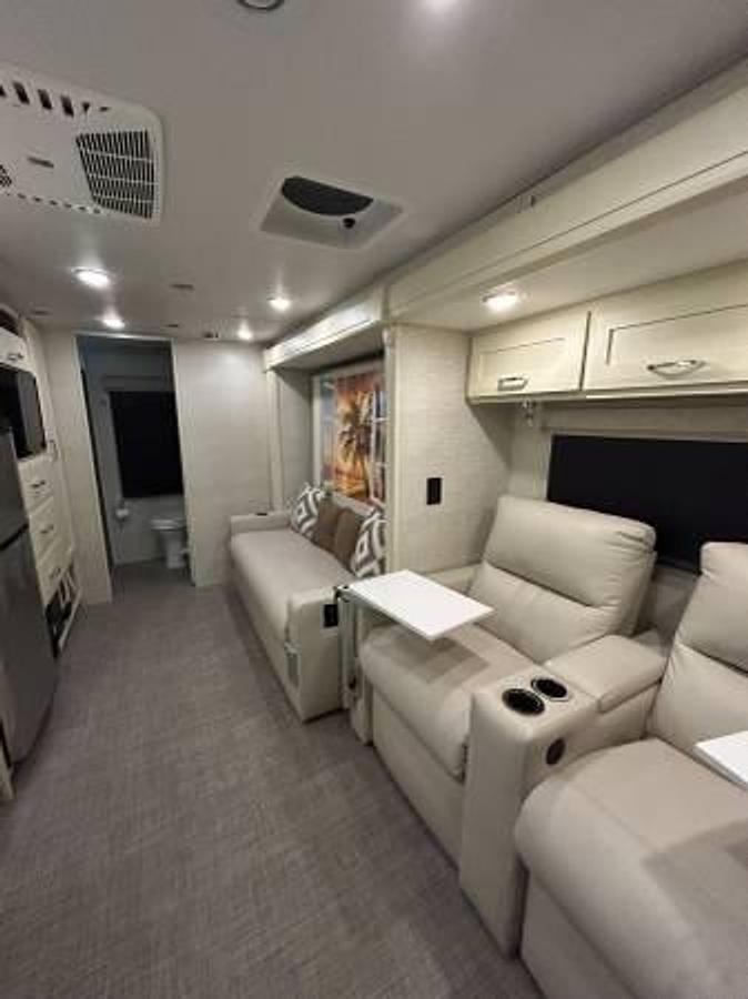 Used 2022 Tiffin Wayfarer 25RW