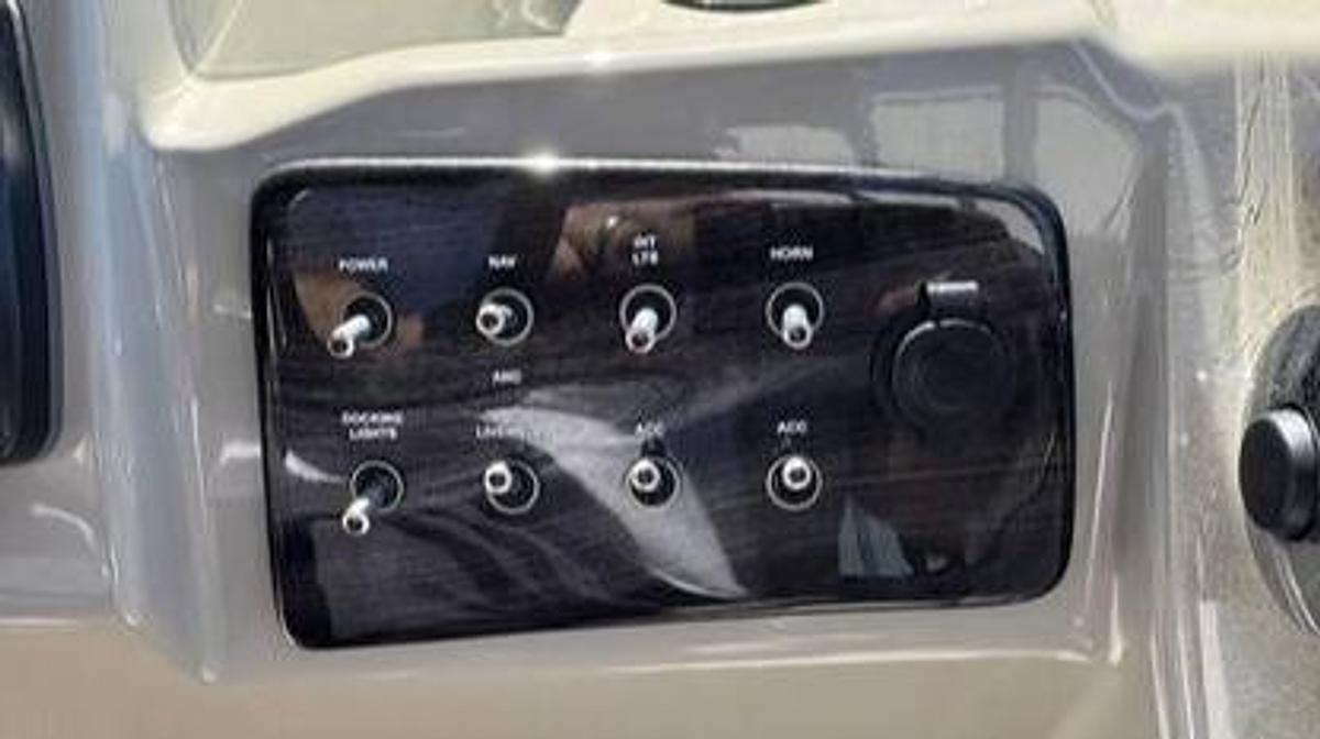 Used 2022 Tritoon Silver Wave 2210 JS