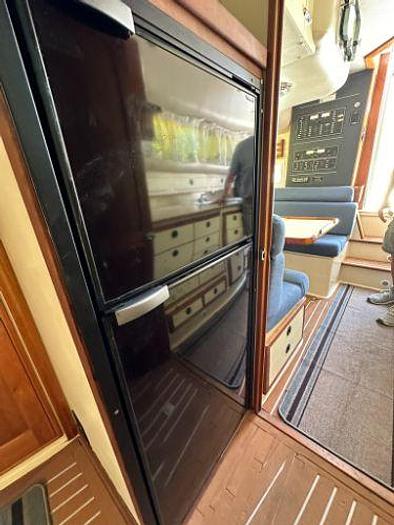 Used 2007 Albin Command Bridge 35