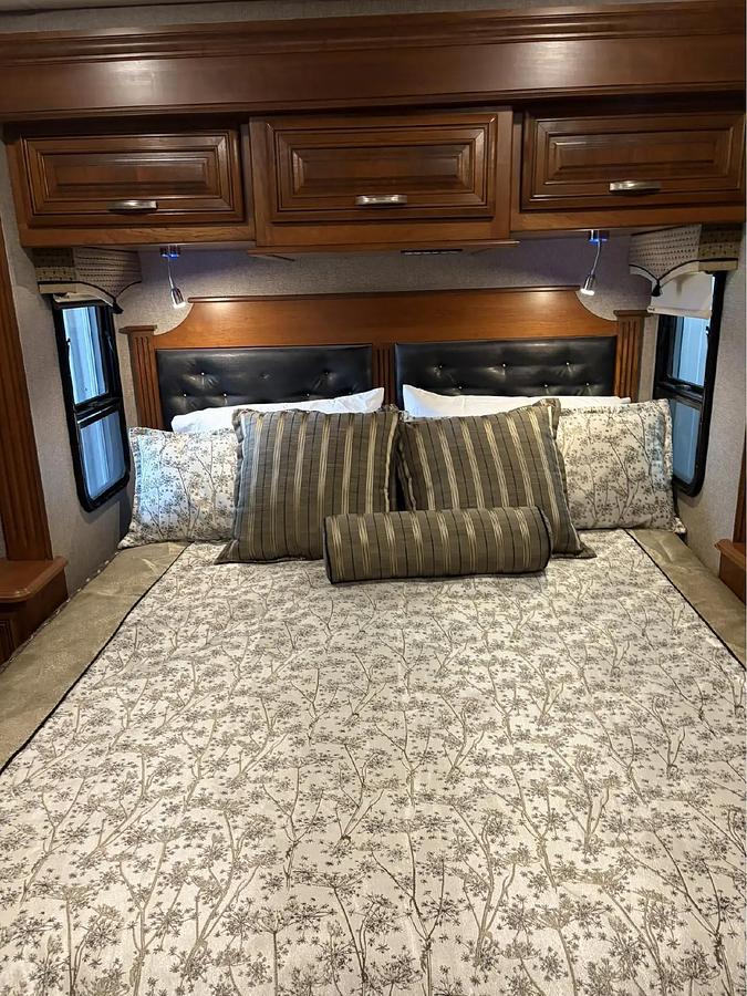 Used 2019 Forest River Berkshire XL 40D