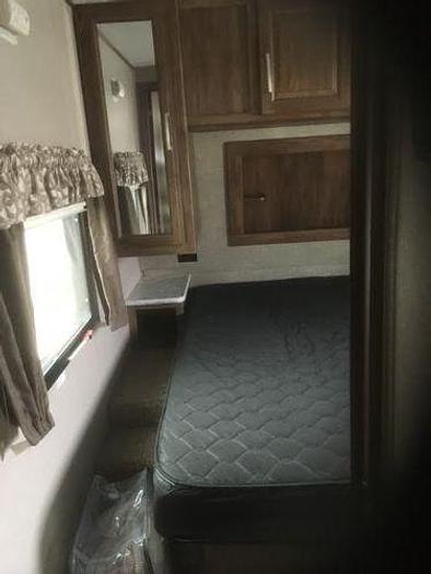 Used 2017 Keystone Cougar 26SABWE