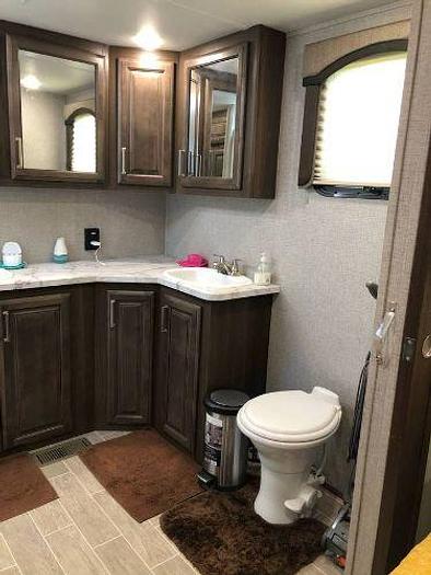 Used 2019 Keystone Avalanche 382FL