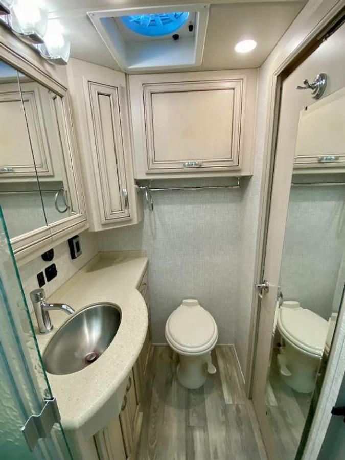 Used 2021 Newmar Bay Star 3226 Class A Motorhome