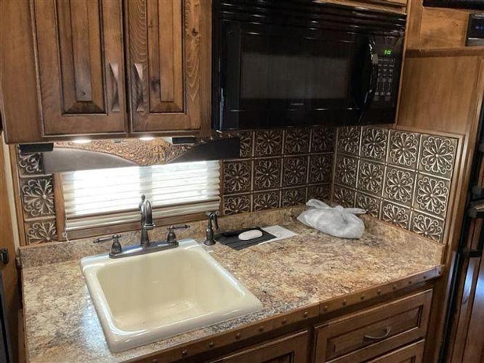 Used 2021 Twister 3 Horse Trailer with Living Quarters