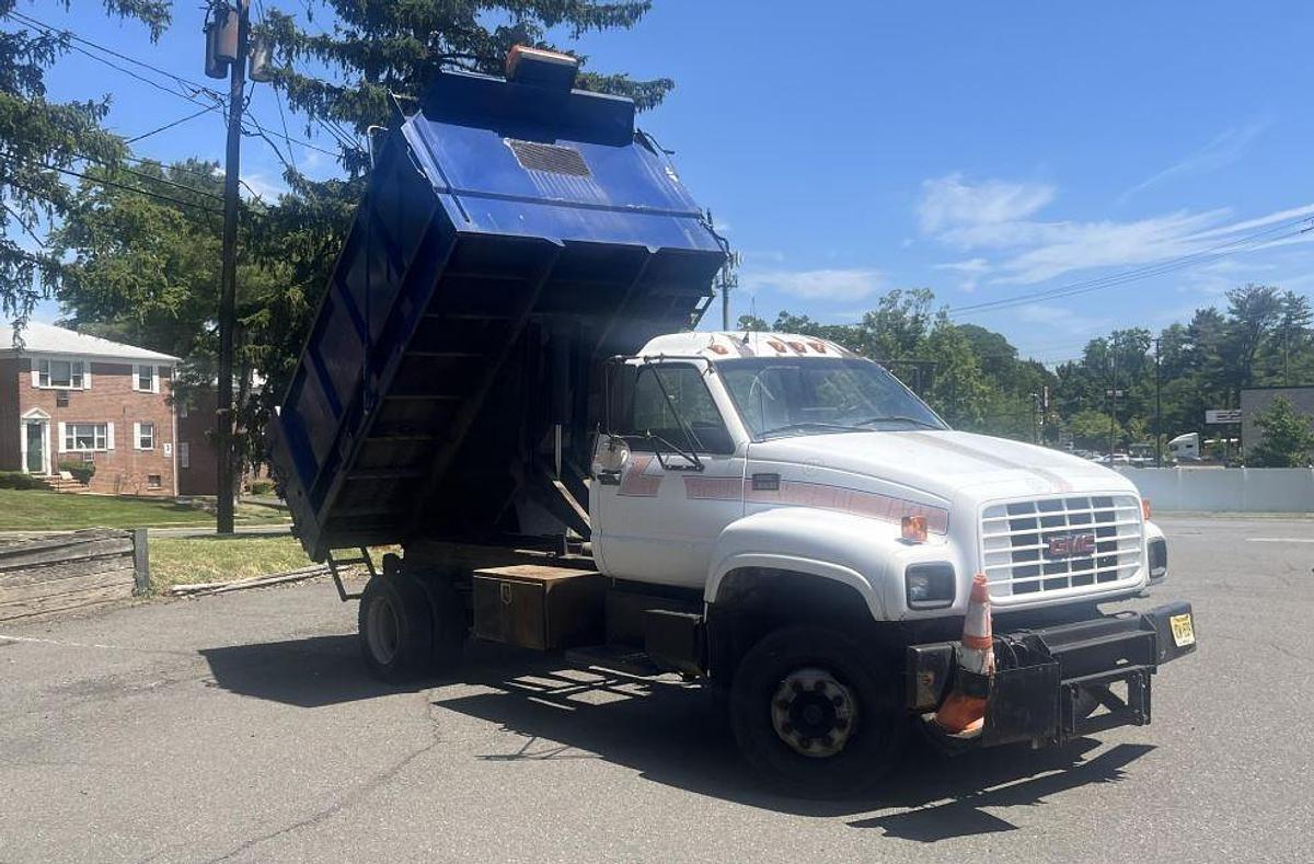 Used 2001 GMC TopKick C6500 Dump Truck