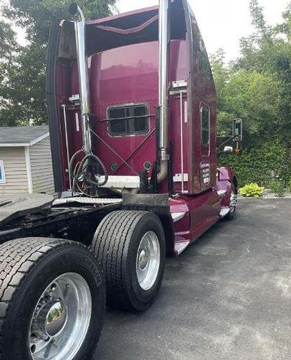 Used 2012 KENWORTH T660
