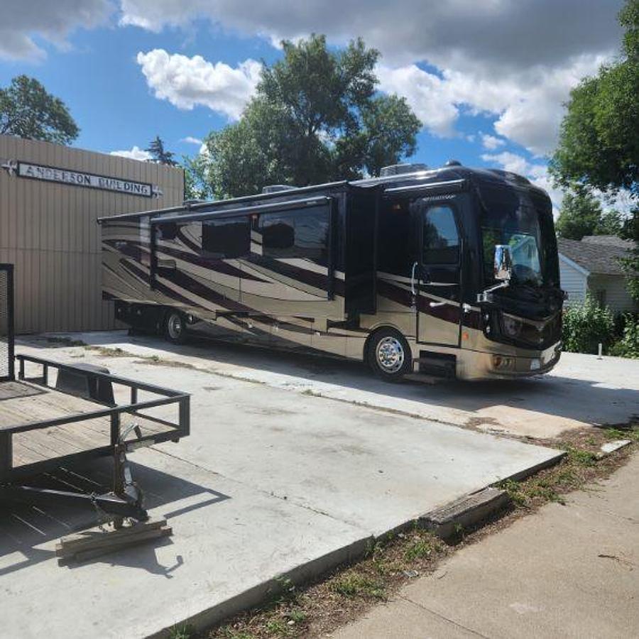 Used 2017 Fleetwood Discovery 39G