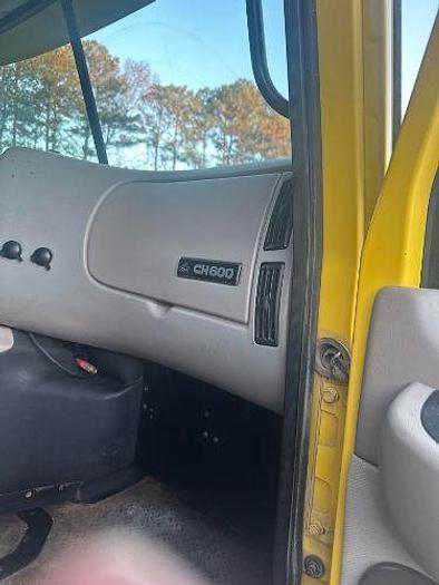 Used 2005 Mack CHN613