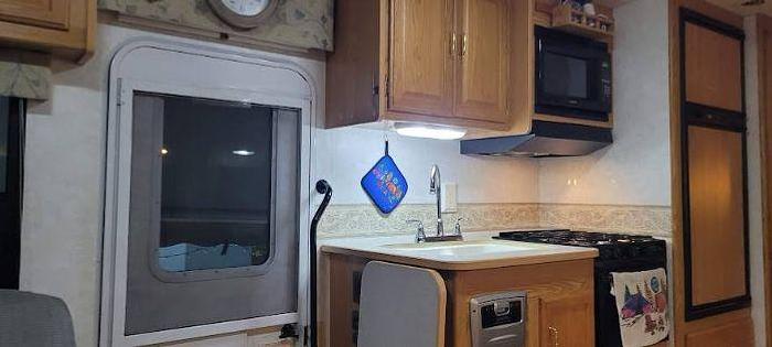 Used 2004 Winnebago SIGHTSEER