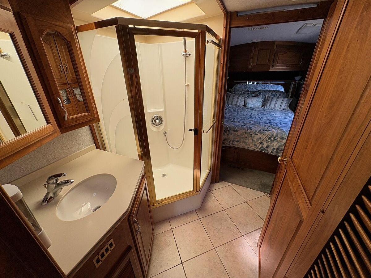 Used 2001 American Coach American Dream 37DRS Class A Motorhome