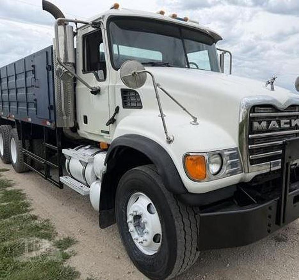 Used 2007 Mack Granite CV713