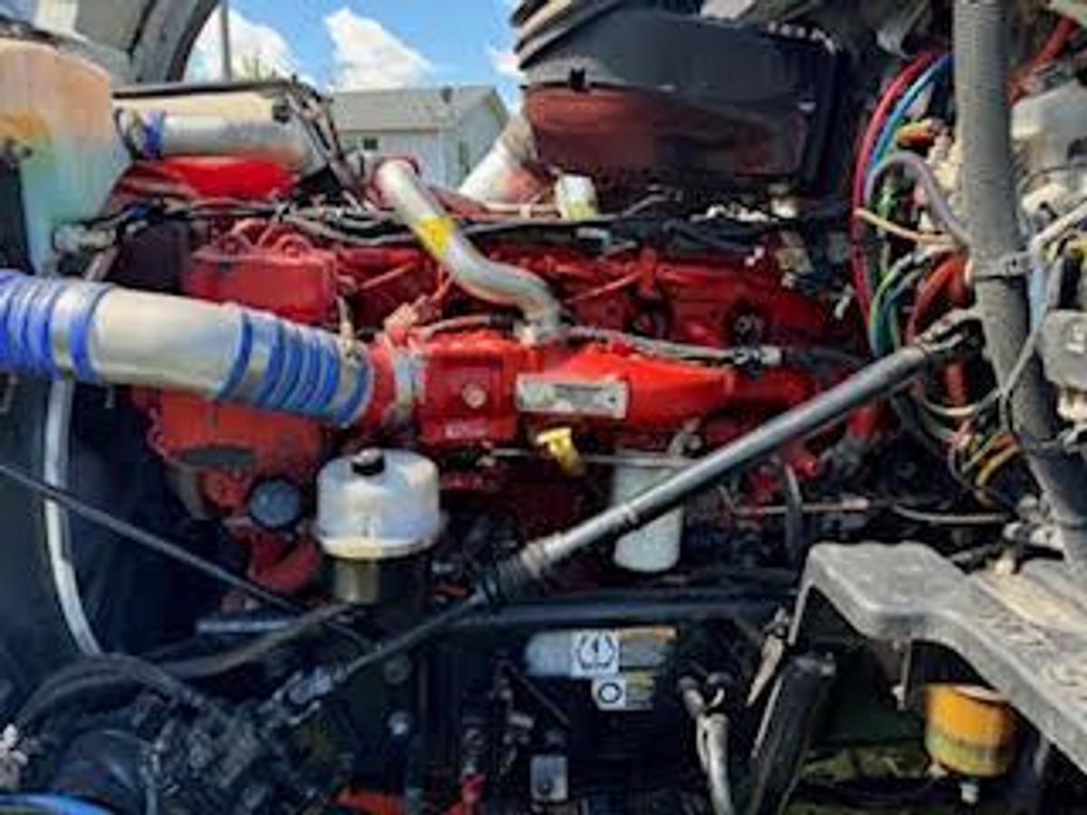 Used 2015 Peterbilt 567 Dump Truck