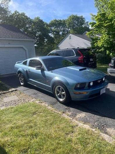 Used 2006 Ford Mustang GT Deluxe