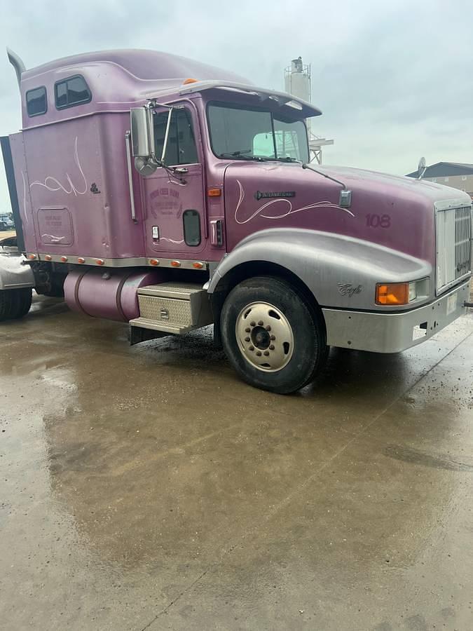 Used 1997 INTERNATIONAL 9400 Sleeper Semi Truck