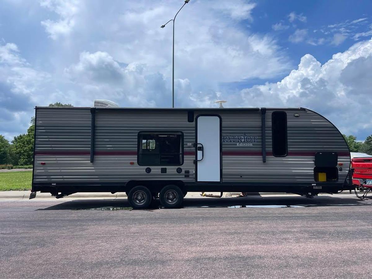 Used 2019 Forest River Cherokee Gray Wolf 26RR Patriot Edition Travel Trailer Toy Hauler