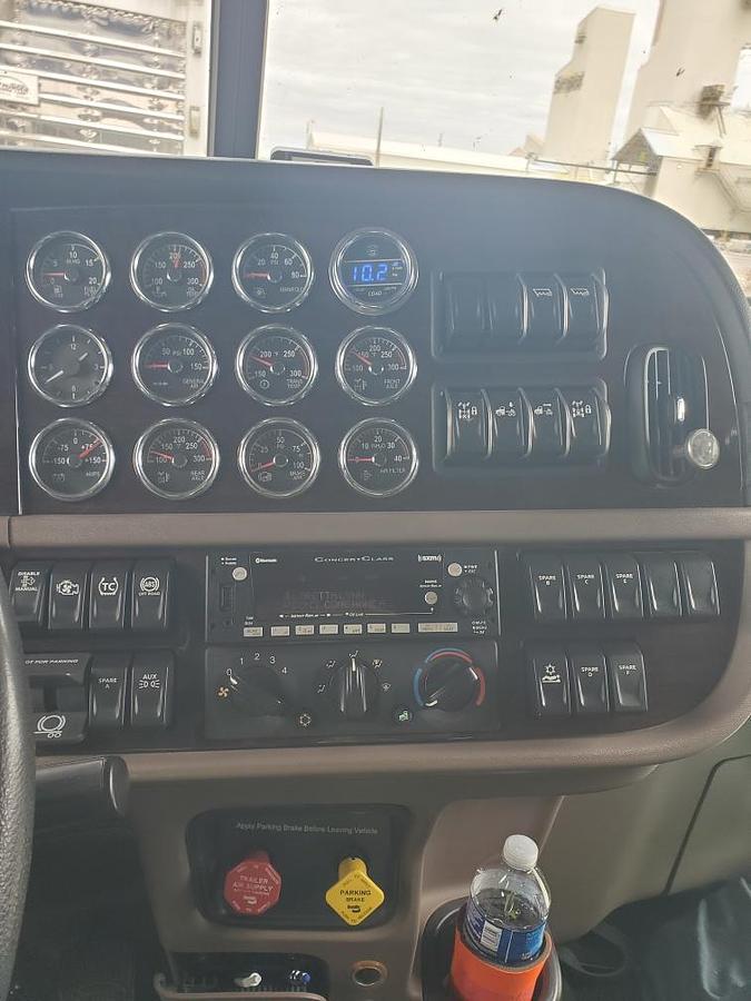 Used 2022 Peterbilt 389