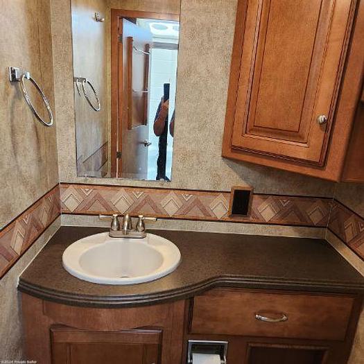 Used 2012 Winnebago SIGHTSEER 36V