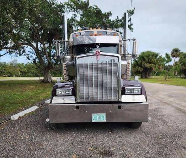 Used 2014 KENWORTH W900L