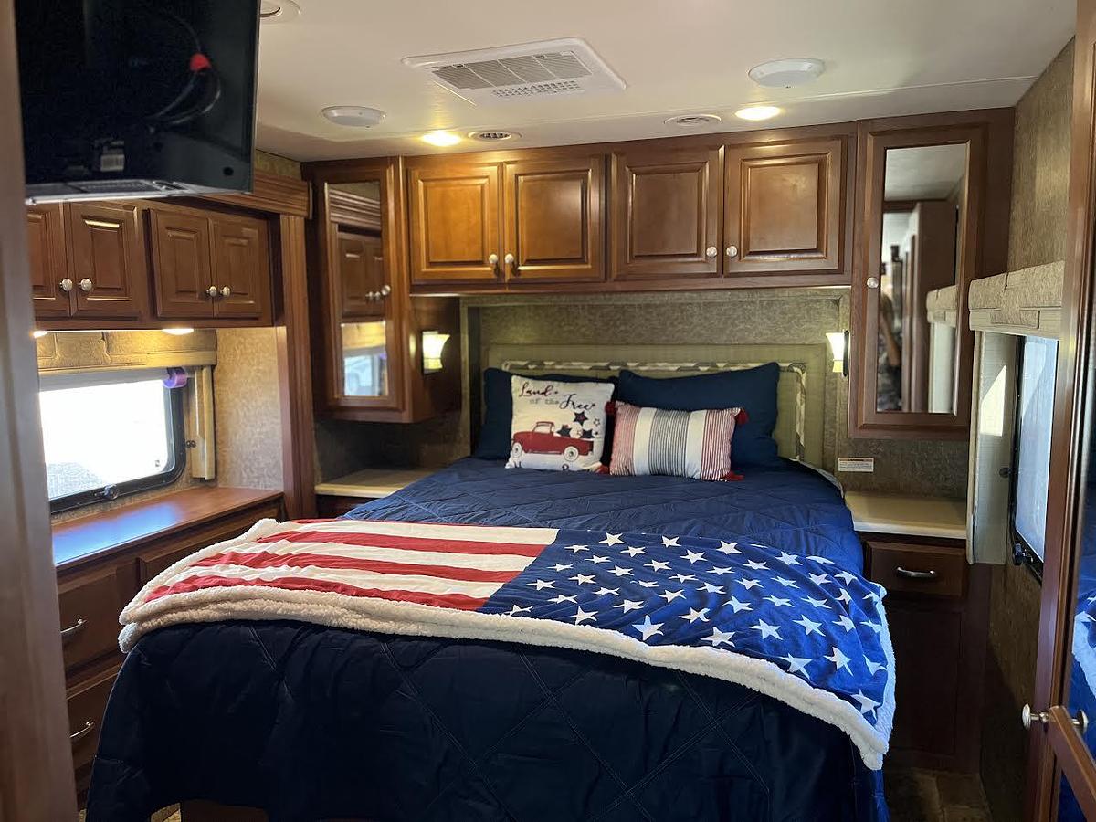 Used 2014 Thor Motor Coach Palazzo 33.3 Class A Motorhome