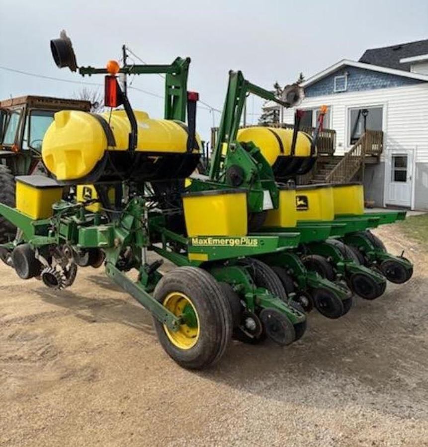 Used 2003 JOHN DEERE 1760