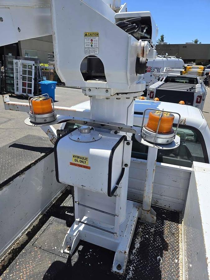 Used 2006 Ford F450 Super Duty Bucket Truck