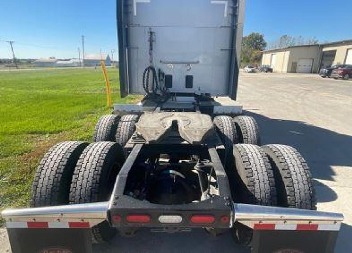 Used 2023 Peterbilt 567