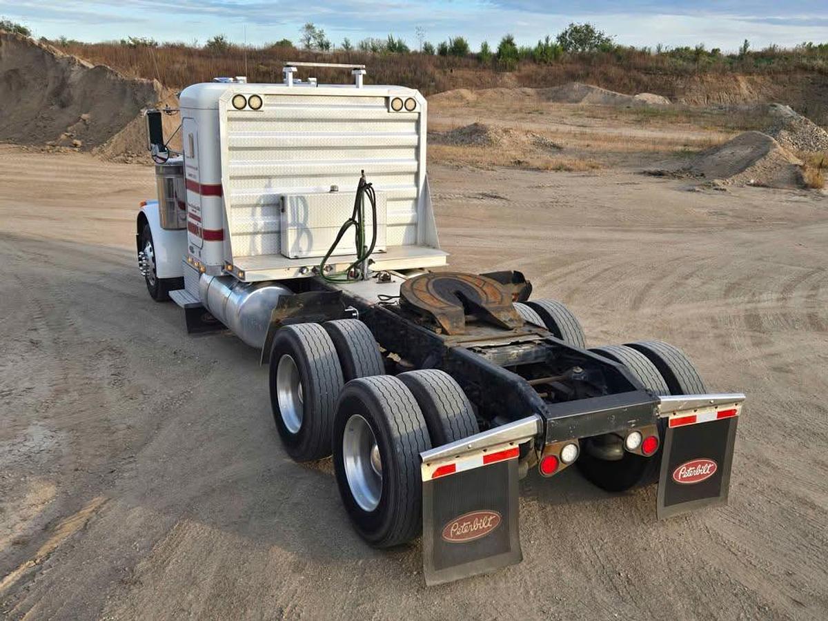 Used 2002 PETERBILT 379 Conventional Sleeper Semi