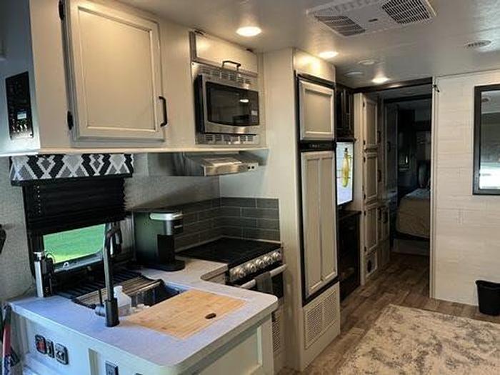 Used 2021 Entegra Odyssey 30Z