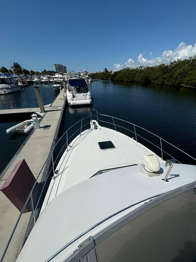 Used 1995 Carver 390 Aft Cabin Cruiser