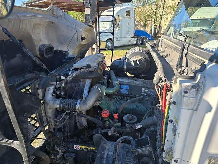 Used 2015 Volvo VAH Car Hauler