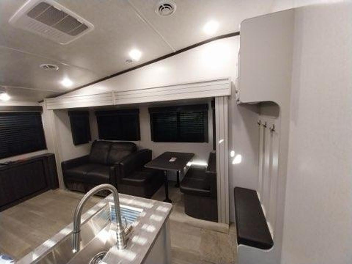 Used 2024 Keystone Cougar Sport 2400RE