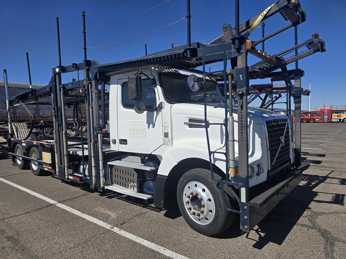 Used 2014 Volvo 10 Car Hauler