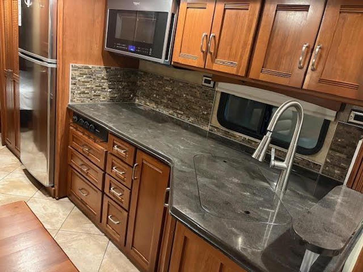 Used 2016 Winnebago Forza 36G Class A Motorhome