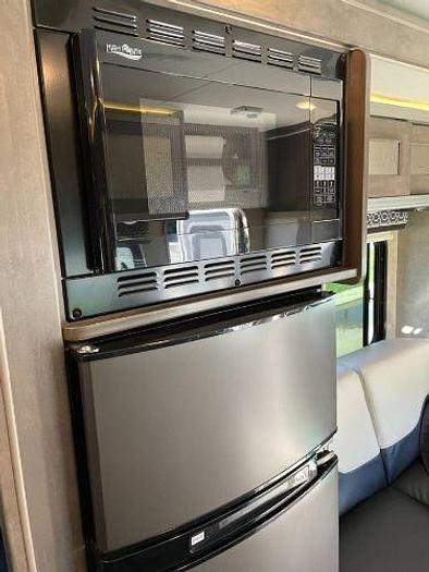 Used 2017 Winnebago Fuse 23A