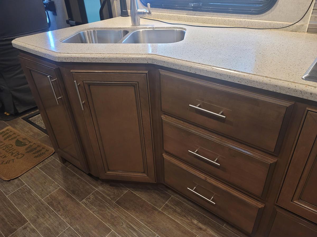 Used 2020 Thor Motor Coach Miramar 37.1 Class A Motorhome