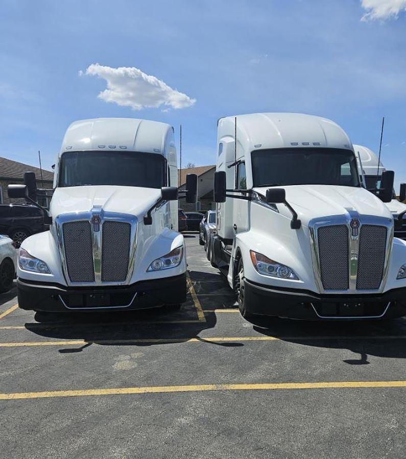 Used 2022 Kenworth T680 Conventional Sleeper Cab