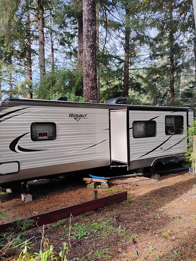Used 2018 Keystone Hideout Travel Trailer