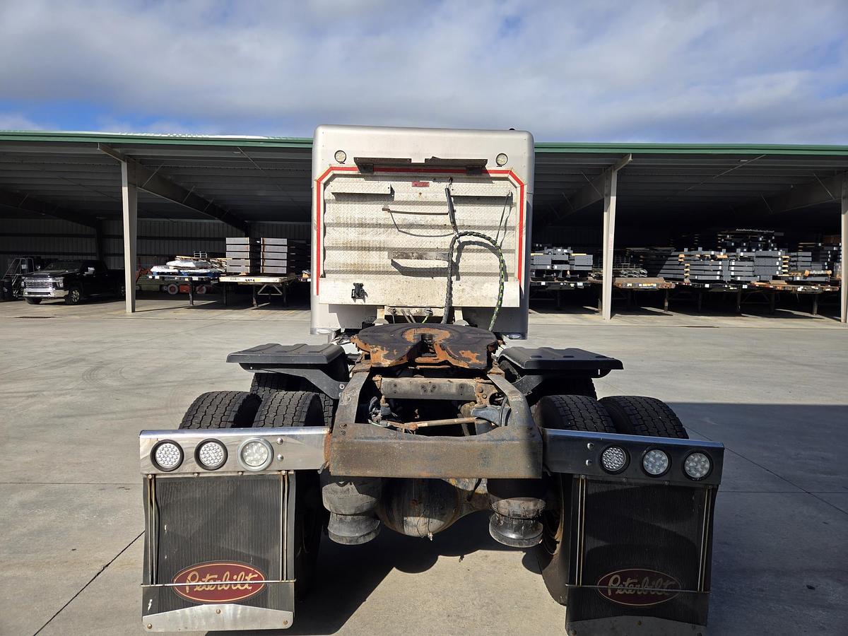 Used 1995 Peterbilt 379 Sleeper Semi Truck