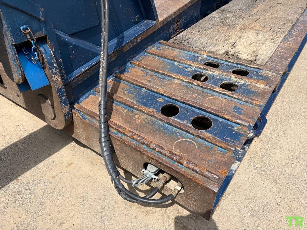 Used 2008 Cozad 28 Ft x 10 In Equipment Trailer