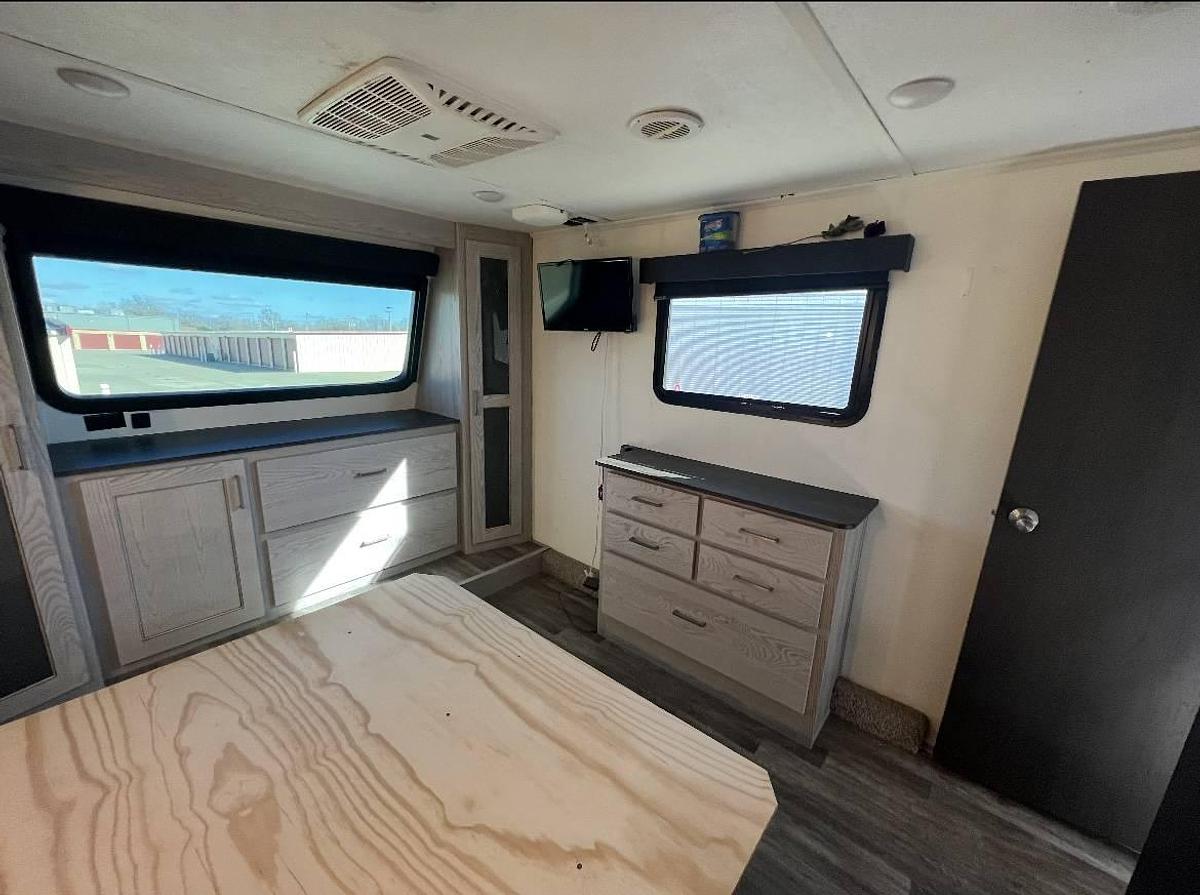 Used 2021 Keystone Montana High Country 351BH Fifth Wheel