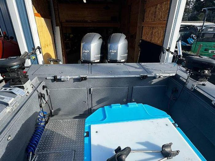 Used 2023 Offshore Boat 25'