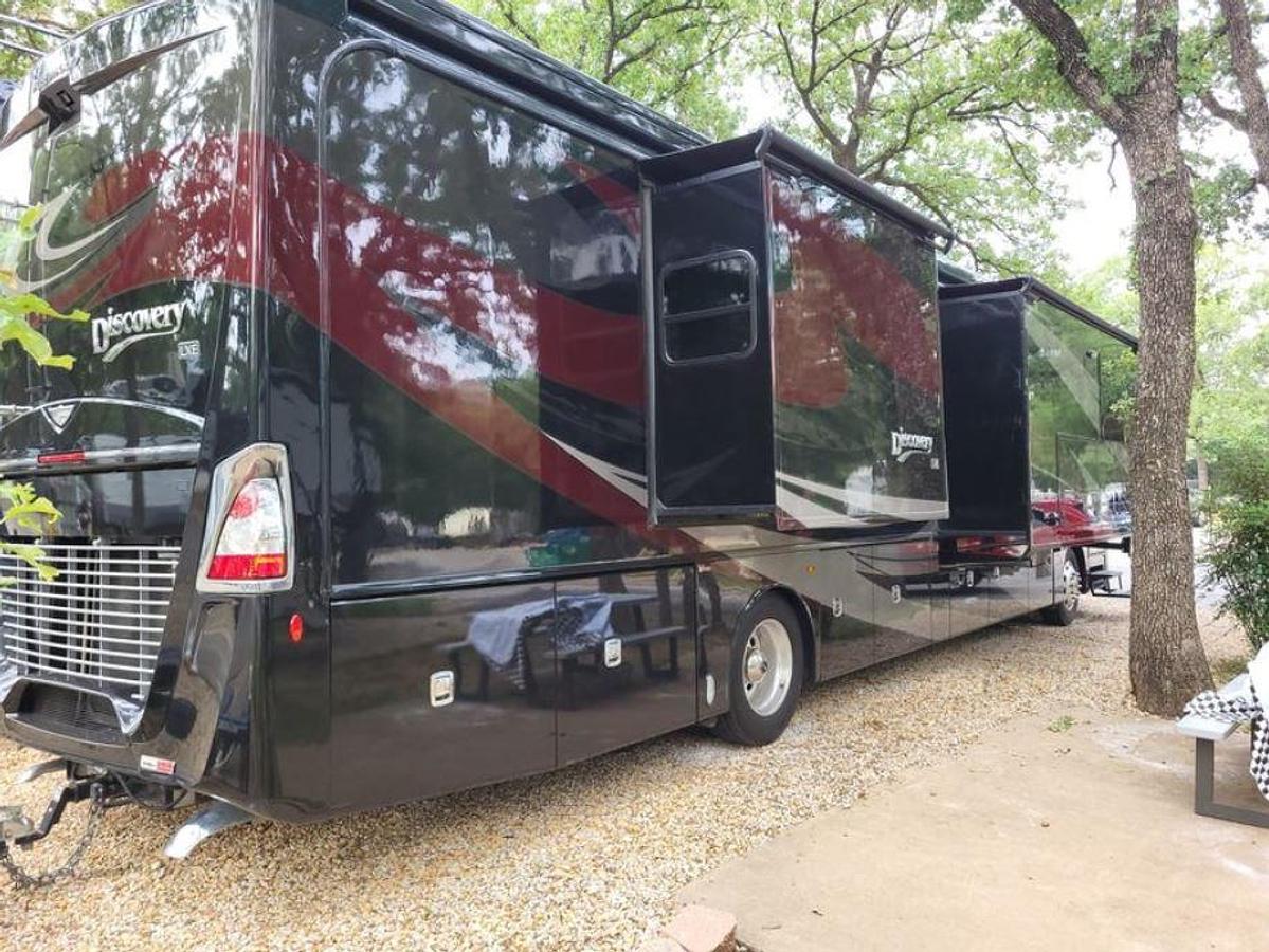 Used 2019 Fleetwood Discovery 40D LXE