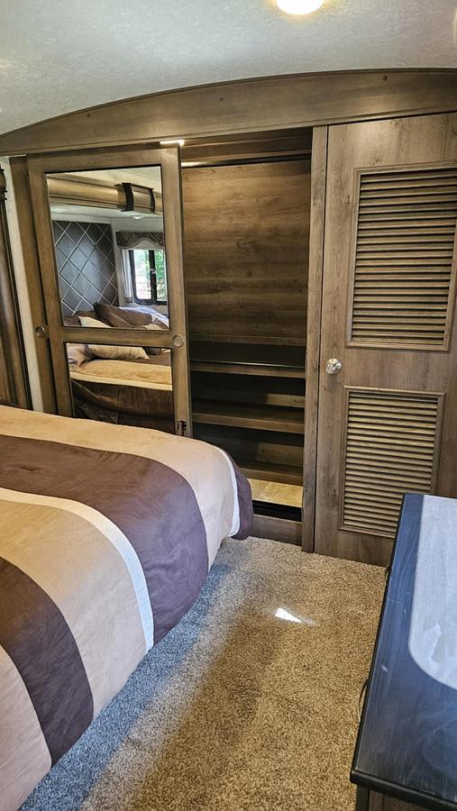 Used 2019 Keystone Montana 3121RL Fifth Wheel