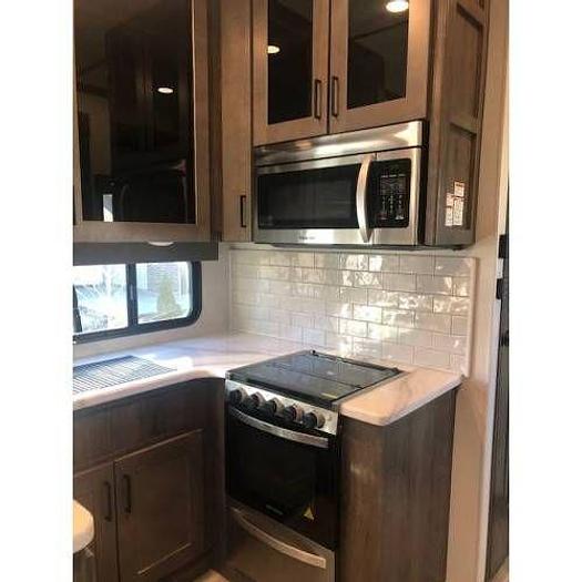 Used 2022 Alliance RV Valor 40V13