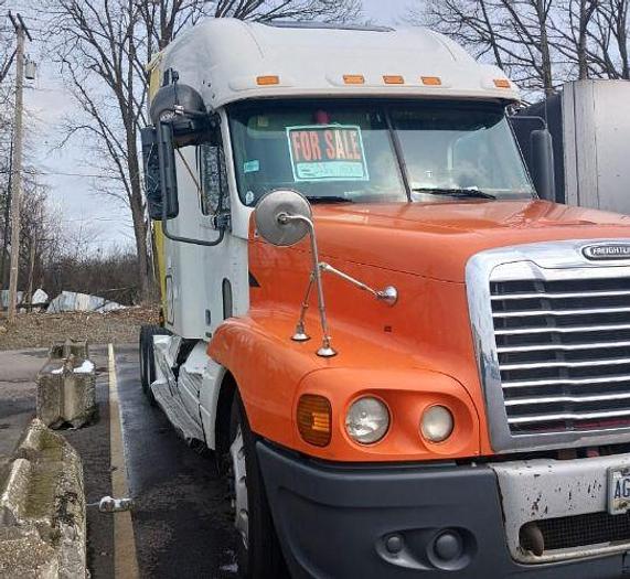 Used 2005 Freightliner CENTURY 120
