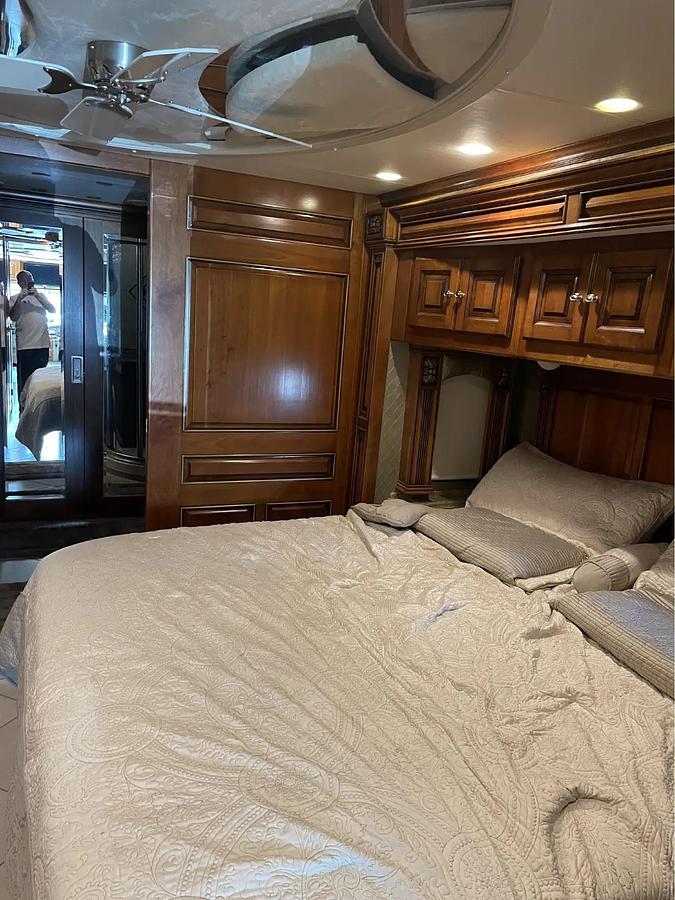 Used 2010 Tiffin Zephyr 45QBZ Class A Diesel Motorhome